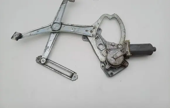 Mercedes-Benz C W202 Front door window regulator with motor 0130821638