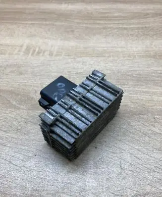 Opel Meriva A Glow plug pre-heat relay 55354141