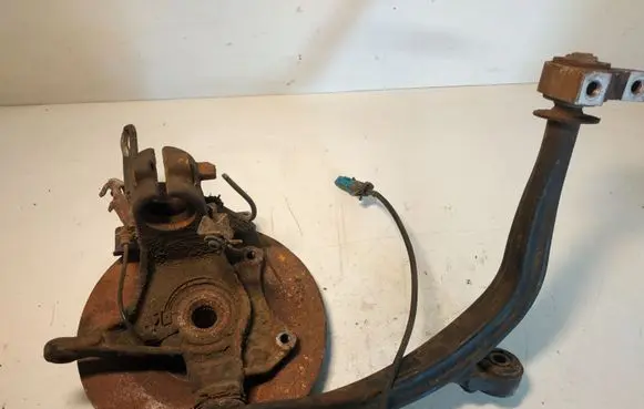 Front wheel hub