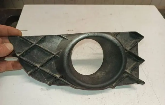 Renault Laguna III Front bumper lower grill
