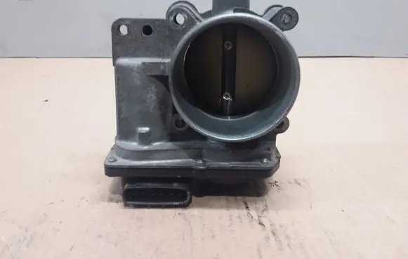 Volvo V50 Throttle valve 2F100540 8677694