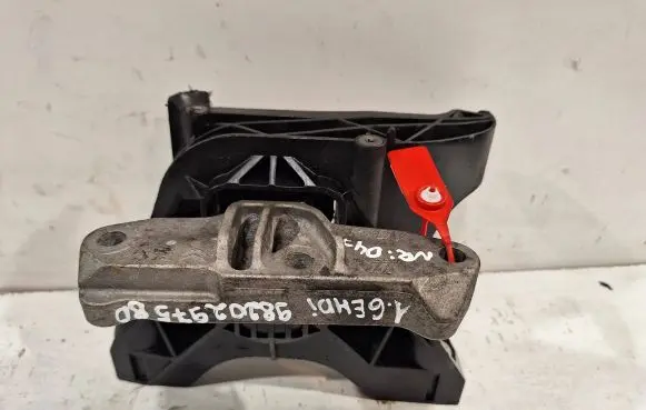 Opel Grandland X Engine mounting bracket 9820297580