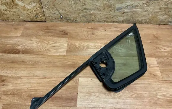 Peugeot Partner Front vent window/glass (coupe) DOT211M75AS2 E000191 43R000016