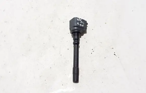 BMW 5 G30 G31 High voltage ignition coil 8692611