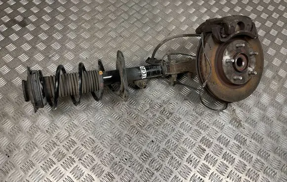 Nissan Juke I F15 Front wheel hub spindle knuckle