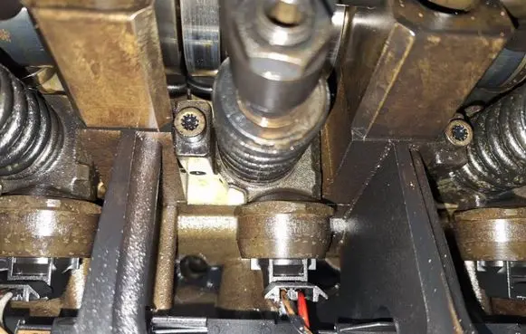 Skoda Fabia Mk2 (5J) Fuel injector