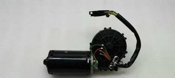 Mercedes-Benz S W220 Wiper motor 0390241435