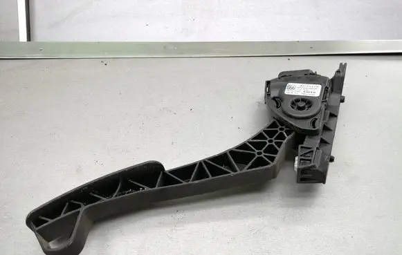 Volvo XC90 Accelerator throttle pedal 30715179