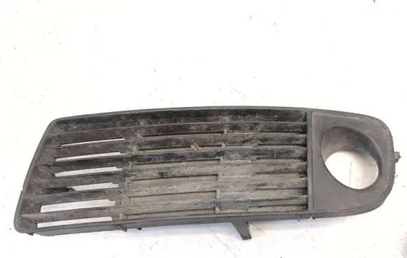 Audi A6 S6 C5 4B Front bumper lower grill 4B0807681J