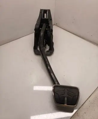 BMW X6 G06 Brake pedal 6874279