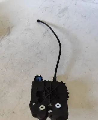 Ford Mondeo Mk III Tailgate/trunk/boot lock/catch/latch N43102AD