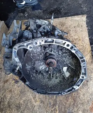 Renault Megane II Manual 5 speed gearbox 8200128325 ND0000