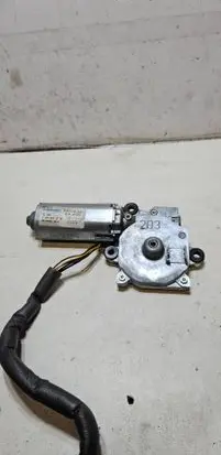 Mercedes-Benz C W203 Sunroof motor/actuator A2038203242 0390200020