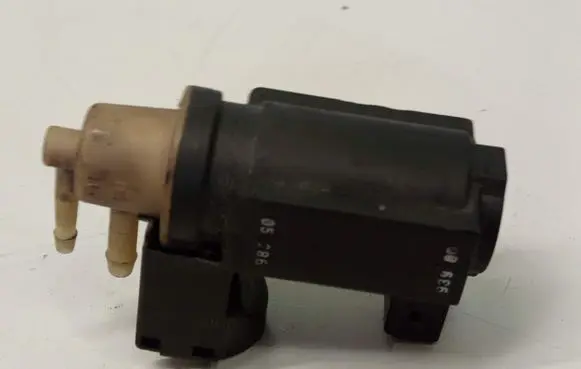 Renault Megane II Turbo solenoid valve 8200486264 70115200