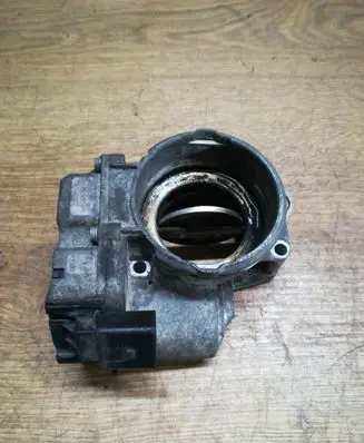 Volkswagen Touran I Throttle valve 03G128063C