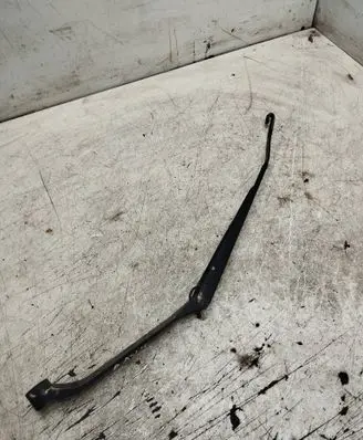 Toyota RAV 4 (XA20) Windshield/front glass wiper blade 