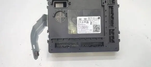 Hyundai Elantra VII Central body control module 95400AA590