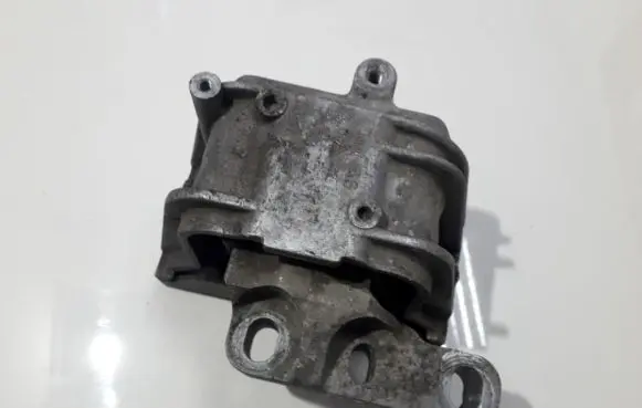 Volkswagen PASSAT B6 Engine mount bracket 1k0199262 3618372