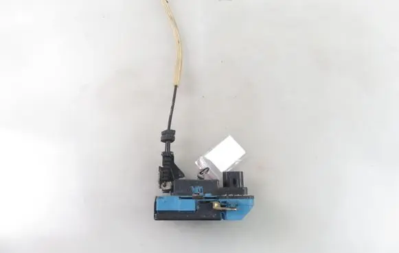 Volvo S60 Front door lock 30663040