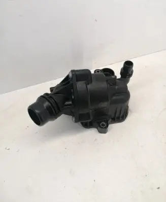 BMW X3 G01 Thermostat/thermostat housing 8581627