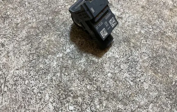 Audi E-tron GT Airbag deployment crash/impact sensor 4N0959651D 11656 933082