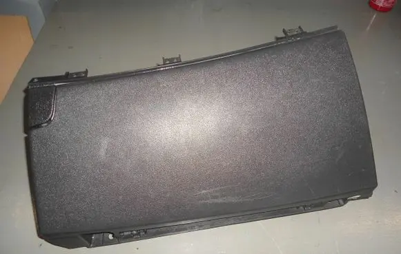 Hyundai Elantra Glove box