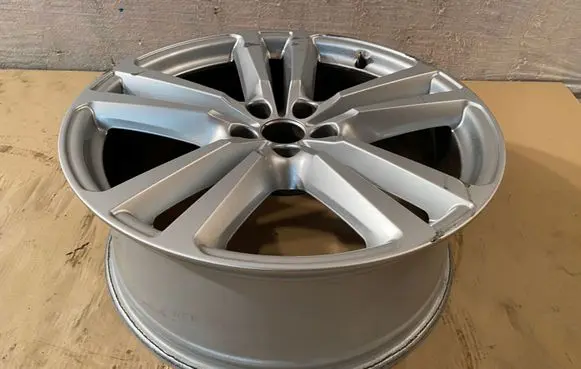 Audi Q7 4M R20 alloy rim 4M0601025G