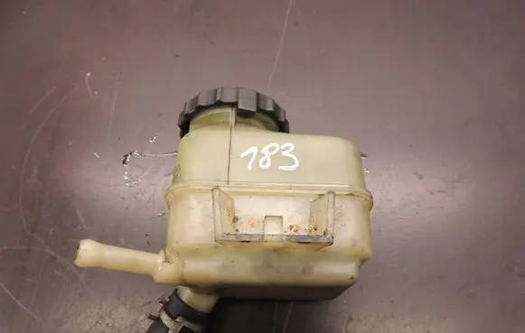 Toyota Avensis T220 Power steering fluid tank/reservoir D183