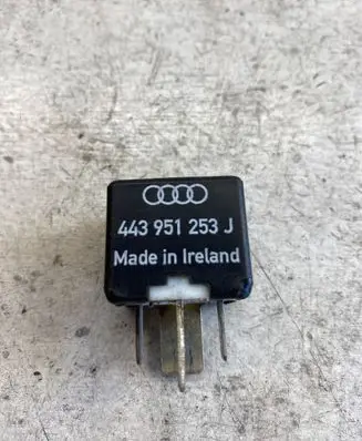 Volkswagen PASSAT B5 Other relay 443951253j
