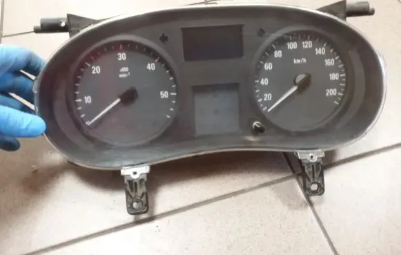 Opel Vivaro Speedometer (instrument cluster) P8200283199D