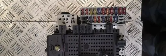 Volvo XC70 Fuse module 8688153