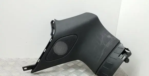 (D)pillar trim (top)