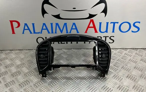 Nissan Juke I F15 Dash center air vent grill 68260BX80A