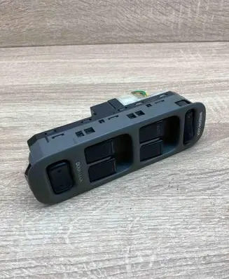 Suzuki Grand Vitara I Electric window control switch 1301K