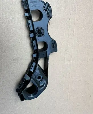 Volkswagen PASSAT CC Front bumper mounting bracket 3C8807183
