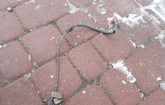 Opel Insignia A ABS brake wheel speed sensor 23483146