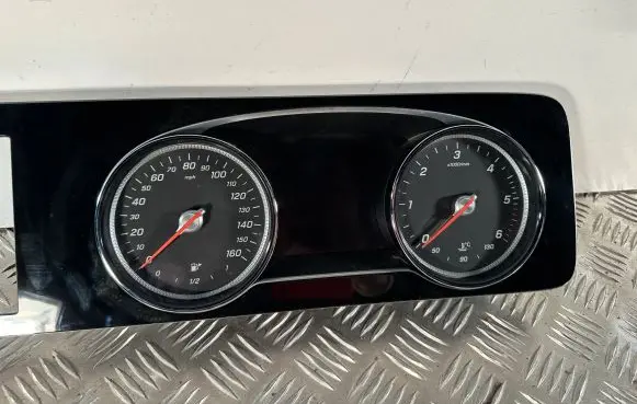 Mercedes-Benz E W213 Speedometer (instrument cluster) A2139000309