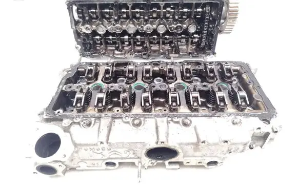 Peugeot 3008 II Engine head 9812313410 9820580980 9830580480