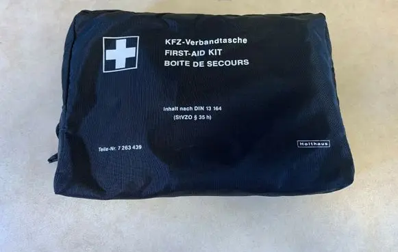 BMW 3 F30 F35 F31 First aid kit 52201859303 82129406691 1859303