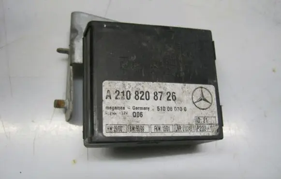 Mercedes-Benz E W210 Anti-theft wheel nuts and lock A2108208726
