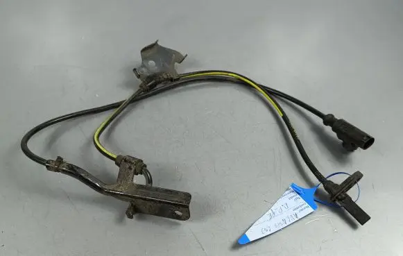 Toyota Avensis T270 ABS brake wheel speed sensor 8954202061