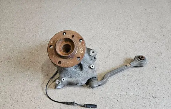 BMW 4 F32 F33 Front wheel hub spindle knuckle 6859003 6854727