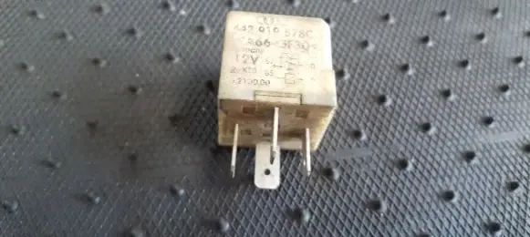 Volkswagen PASSAT B5.5 Other relay 443919578c PA66-3F30