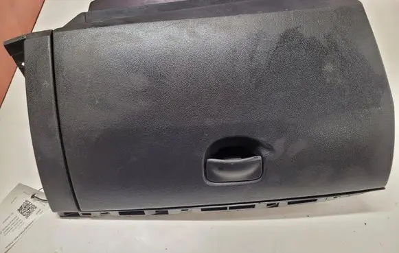 Renault Clio III Glove box set 8200407712 8200407713