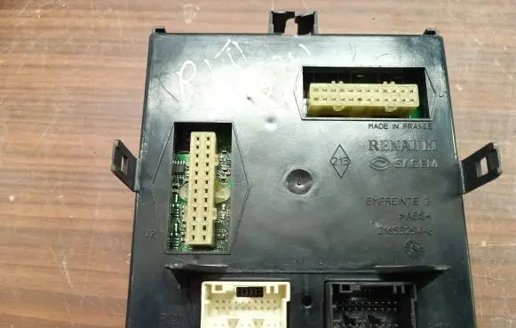 Renault Laguna II Comfort/convenience module 8200518947 00019640 216771368F