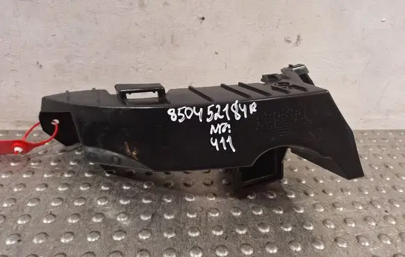 Rear bumper mounting bracket