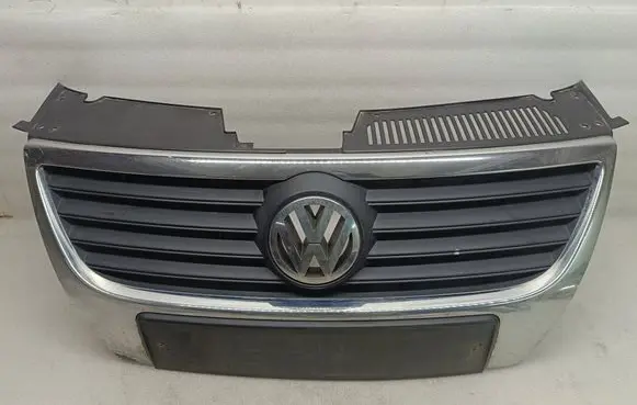 Volkswagen PASSAT B6 Front bumper upper radiator grill 3C0853651B