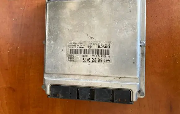 Mercedes-Benz Sprinter W901 W902 W903 W904 Engine control unit/module A0001536079