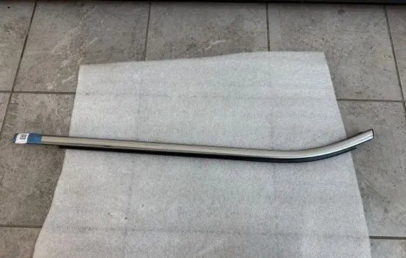 Volkswagen Amarok II Rear door glass trim molding N1WBE25597BE