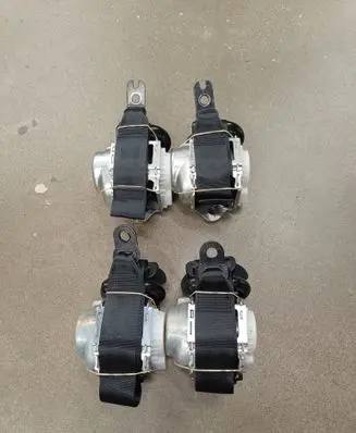 Audi Q2 - Set of seat belts 81A857705K 81A857706K